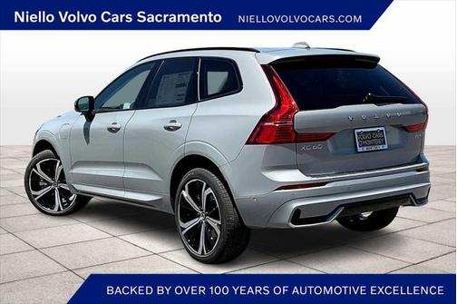 2025 Volvo XC60 Plug-In Hybrid T8 Ultra