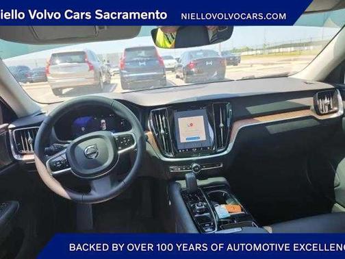 2024 Volvo S60 Recharge Plug-In Hybrid T8 Plus Dark Theme