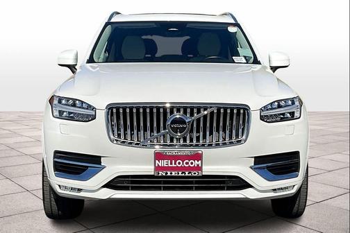 2024 Volvo XC90 B6 Plus Bright Theme 7-Seater