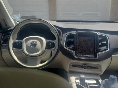 2024 Volvo XC90 B6 Plus Bright Theme 7-Seater