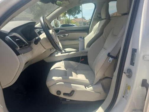2024 Volvo XC90 B6 Plus Bright Theme 7-Seater
