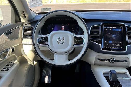 2024 Volvo XC90 B6 Plus Bright Theme 7-Seater