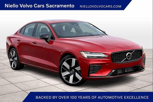 2025 Volvo S60 Plug-In Hybrid T8 Ultra