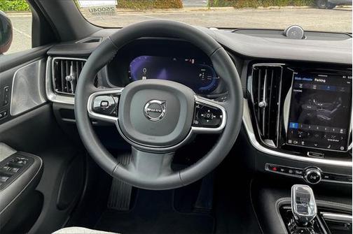 2025 Volvo S60 Plug-In Hybrid T8 Ultra