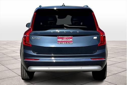 2022 Volvo XC90 Recharge Plug-In Hybrid T8 Inscription 7 Passenger