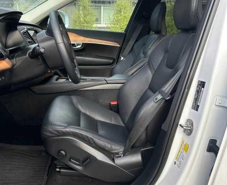 2023 Volvo XC90 Recharge Plug-In Hybrid T8 Plus 6-Seater