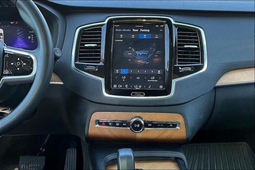 2023 Volvo XC90 Recharge Plug-In Hybrid T8 Plus 6-Seater