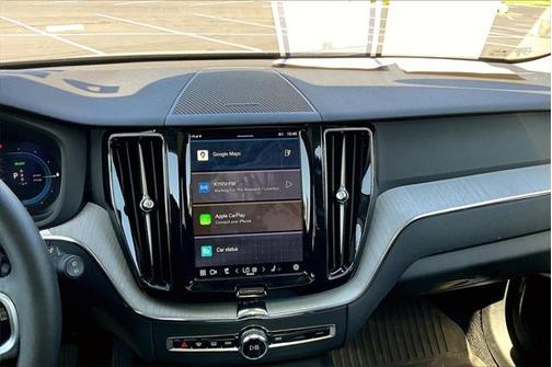 2025 Volvo XC60 Plug-In Hybrid T8 Plus