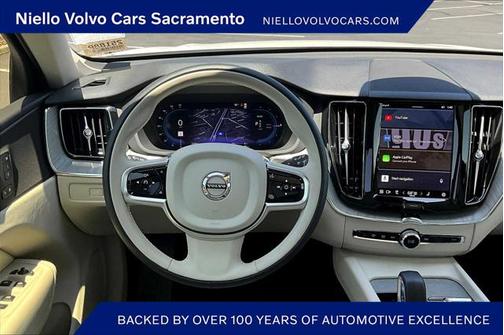 2025 Volvo XC60 Plug-In Hybrid T8 Plus