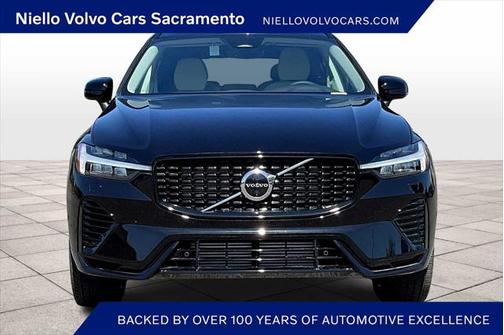 2025 Volvo XC60 Plug-In Hybrid T8 Plus