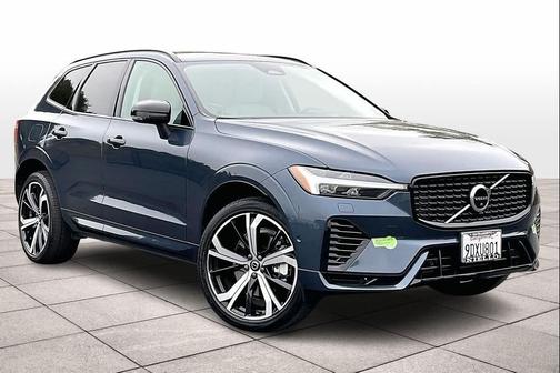 2023 Volvo XC60 Recharge Plug-In Hybrid T8 Ultimate Dark Theme