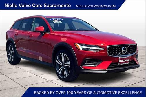 2024 Volvo V60 Cross Country B5 Plus