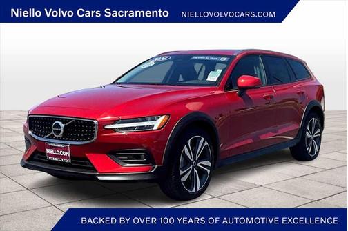 2024 Volvo V60 Cross Country B5 Plus
