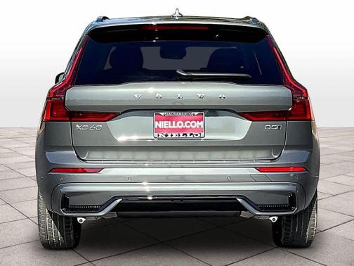 Forest Lake 2026 Volvo XC60 B5 Plus