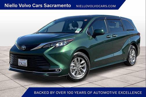 2022 Toyota Sienna XLE 8 Passenger