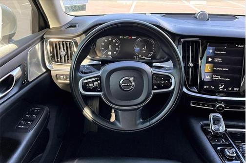 2022 Volvo S60 Recharge Plug-In Hybrid T8 Inscription