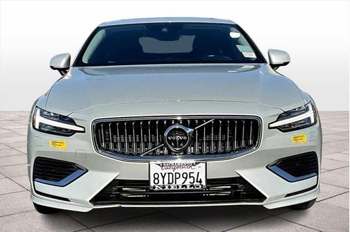 2022 Volvo S60 Recharge Plug-In Hybrid T8 Inscription