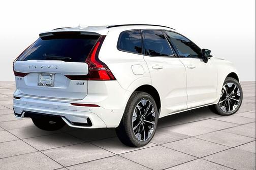 2026 Volvo XC60 B5 Plus