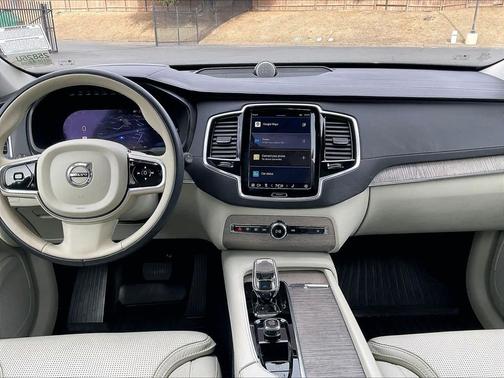 2023 Volvo XC90 Recharge Plug-In Hybrid T8 Ultimate 6-Seater
