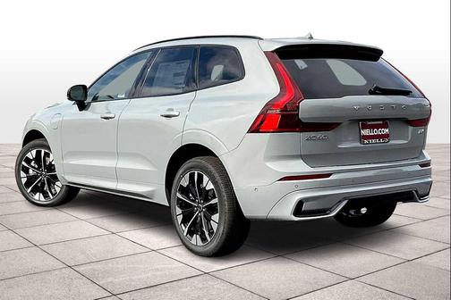 2026 Volvo XC60 Plug-In Hybrid T8 Plus
