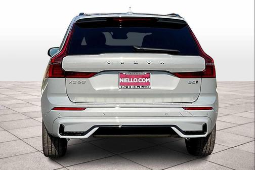 2026 Volvo XC60 B5 Plus