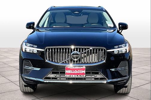 2023 Volvo XC60 Recharge Plug-In Hybrid T8 Ultimate Bright Theme