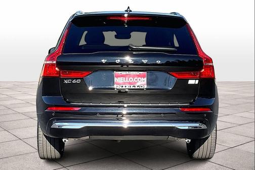 2023 Volvo XC60 Recharge Plug-In Hybrid T8 Ultimate Bright Theme