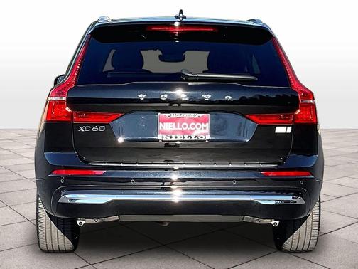 2023 Volvo XC60 Recharge Plug-In Hybrid T8 Ultimate Bright Theme