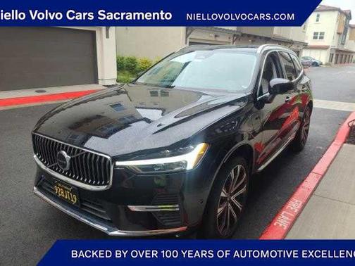 2023 Volvo XC60 Recharge Plug-In Hybrid T8 Ultimate Bright Theme