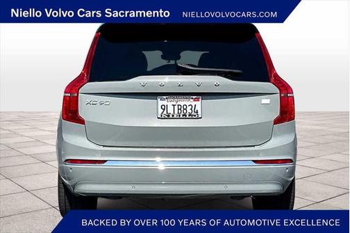 2024 Volvo XC90 Recharge Plug-In Hybrid T8 Ultimate Bright Theme 7-Seater