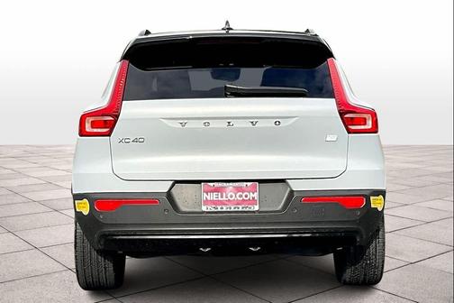 2022 Volvo XC40 Recharge Pure Electric P8 Twin Ultimate