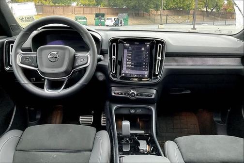 2022 Volvo XC40 Recharge Pure Electric P8 Twin Ultimate