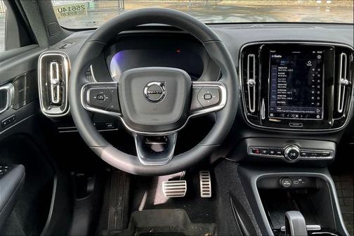 2022 Volvo XC40 Recharge Pure Electric P8 Twin Ultimate