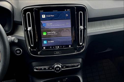 2025 Volvo XC40 B5 Core Bright Theme