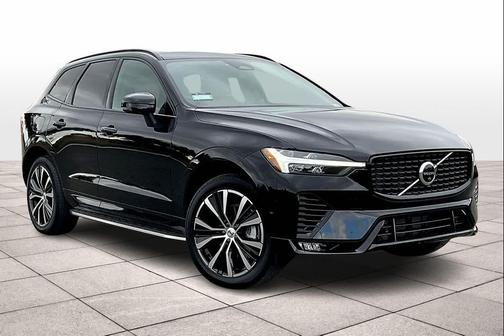 2023 Volvo XC60 B5 Ultimate Dark Theme