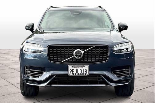 2023 Volvo XC90 Recharge Plug-In Hybrid T8 Plus Dark Theme 7-Seater