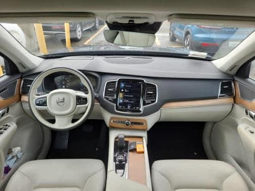 2022 Volvo XC90 Recharge Plug-In Hybrid T8 Inscription Expression 6 Passenger