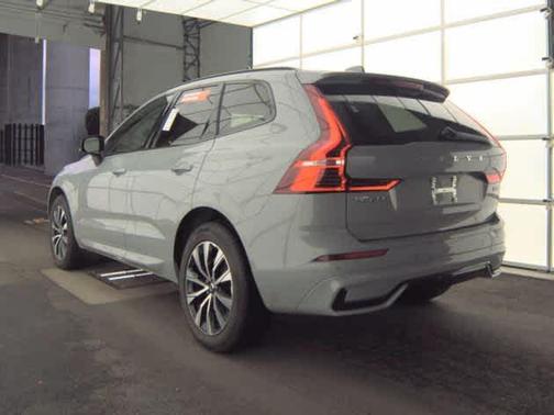 2025 Volvo XC60 B5 Core