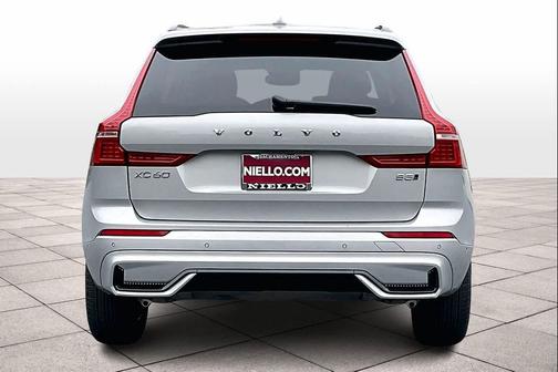 2025 Volvo XC60 B5 Plus