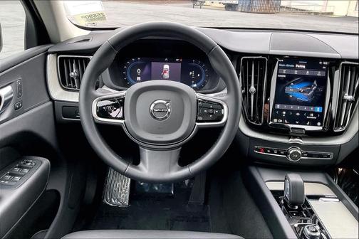 2025 Volvo XC60 B5 Plus
