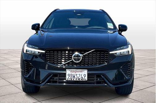 2022 Volvo XC60 Recharge Plug-In Hybrid T8 R-Design