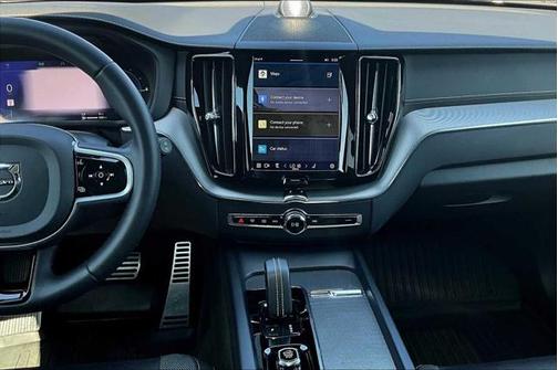 2022 Volvo XC60 Recharge Plug-In Hybrid T8 R-Design