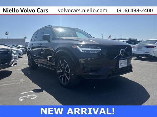 2023 Volvo XC90 Recharge Plug-In Hybrid T8 Plus Dark Theme 7-Seater