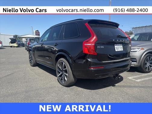2023 Volvo XC90 Recharge Plug-In Hybrid T8 Plus Dark Theme 7-Seater