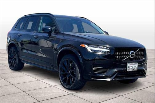 2023 Volvo XC90 Recharge Plug-In Hybrid T8 Plus Dark Theme 7-Seater