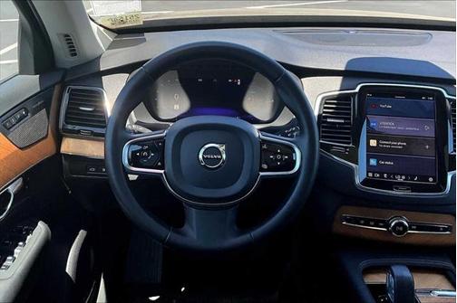 2023 Volvo XC90 Recharge Plug-In Hybrid T8 Plus Dark Theme 7-Seater