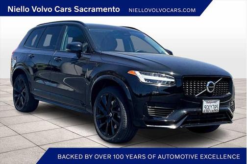 2023 Volvo XC90 Recharge Plug-In Hybrid T8 Plus Dark Theme 7-Seater