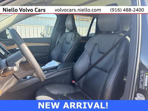 2023 Volvo XC90 Recharge Plug-In Hybrid T8 Plus Dark Theme 7-Seater
