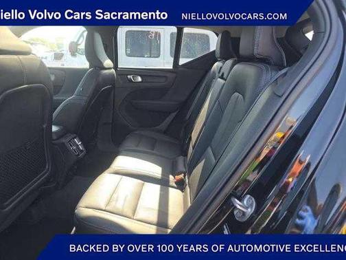 2025 Volvo XC40 B5 Plus Bright Theme