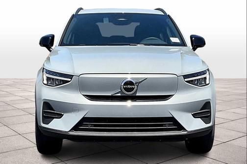 2025 Volvo EX40 Twin Motor Core